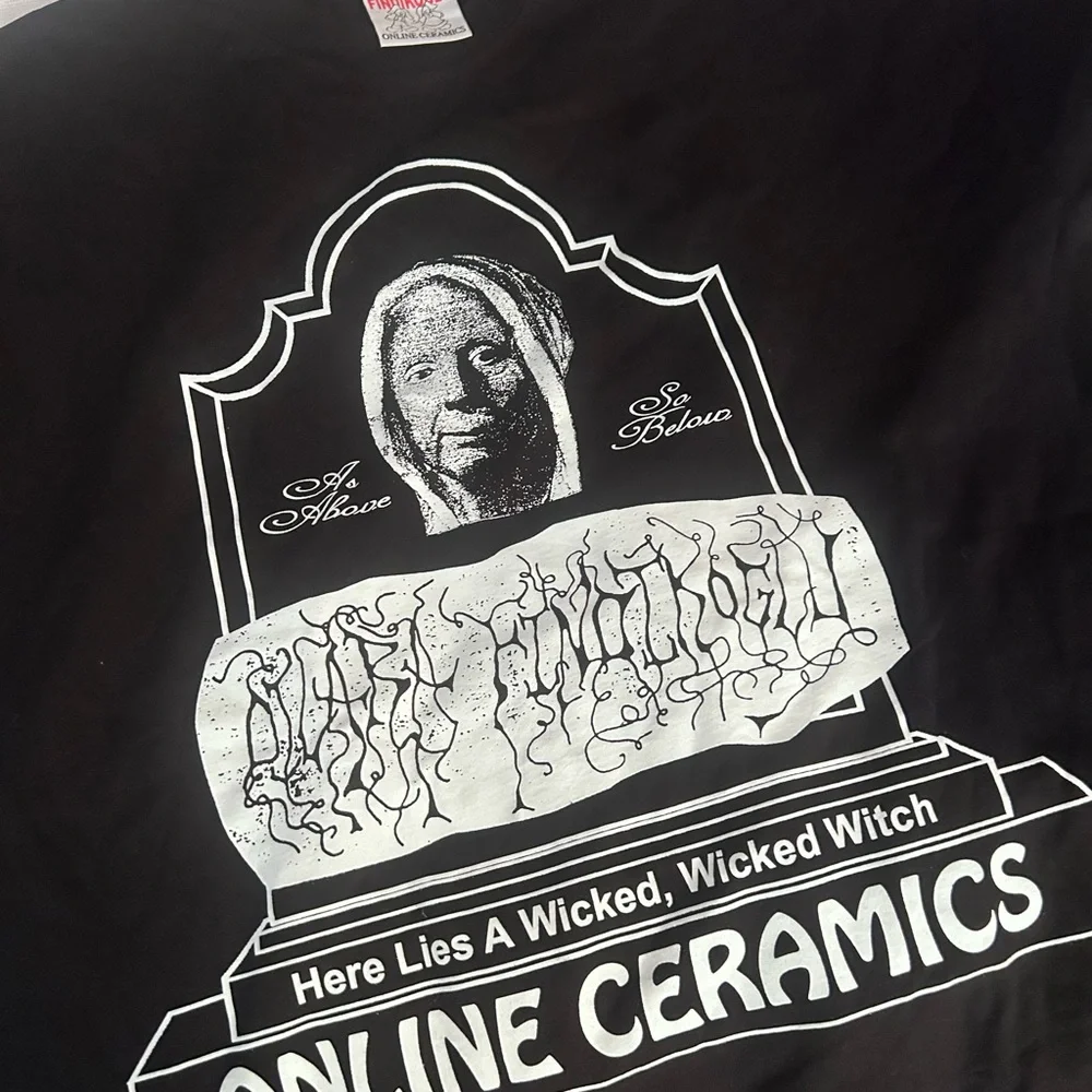 DILARA / Online Ceramics Black Graphic T-Shirt - Picture 2 of 4